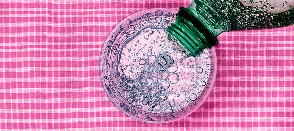 Does sparkling water hydrate you?
